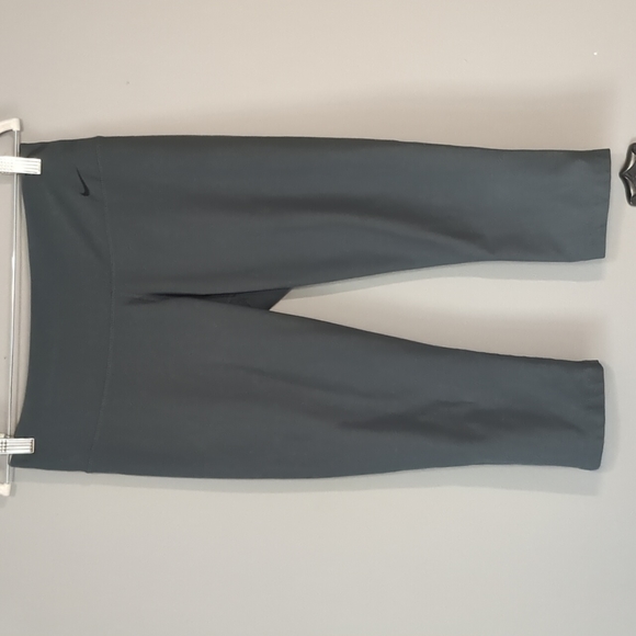 Nike Pants - Nike Dri-Fit Capri Leggings Gray Medium